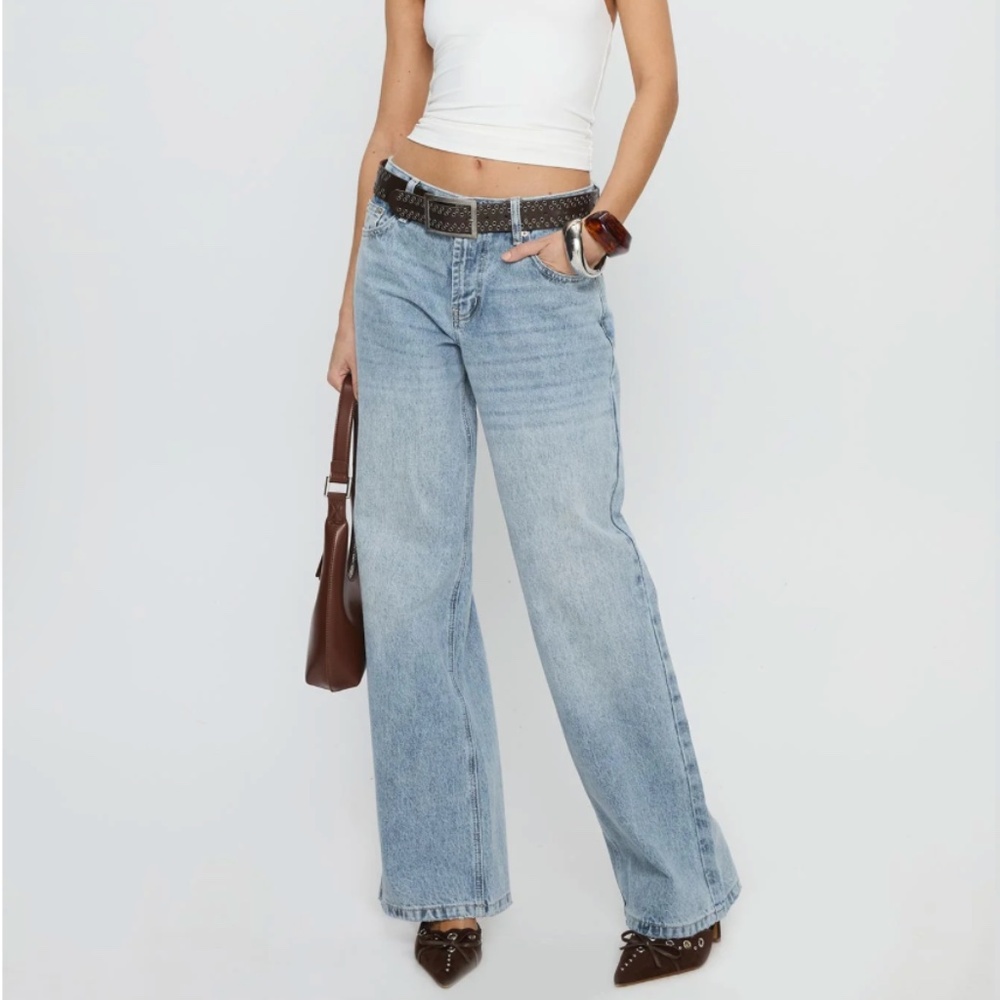 Princess Polly Mid Rise Straight Leg Jeans Light Wash | US 8
